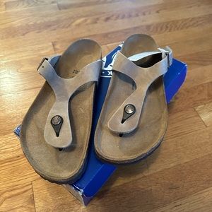 BRAND NEW WITH TAGS Gizeh Birkenstock thong sandals